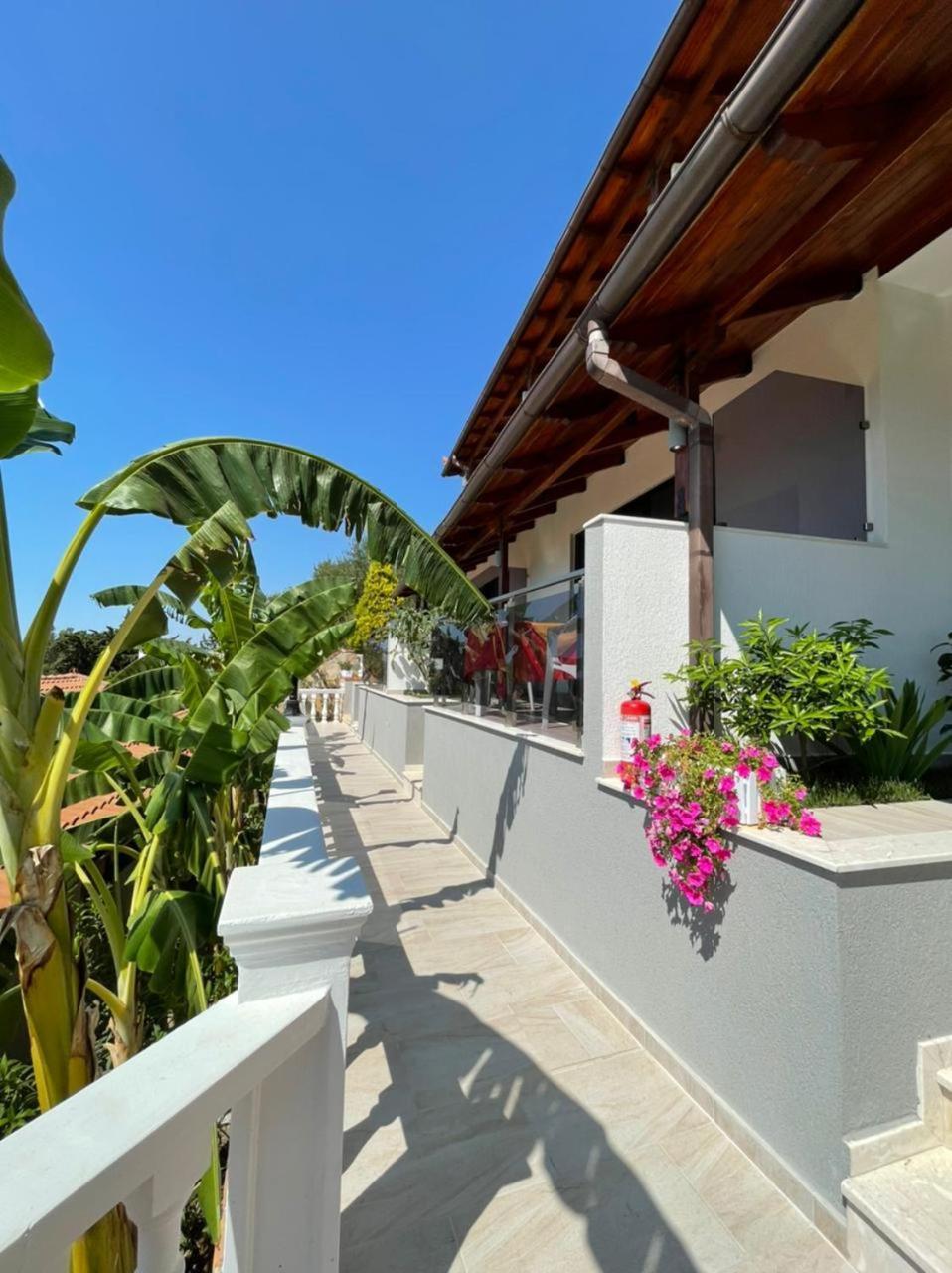 Hotel Ramosaco, Radhime, Vlore Exterior photo